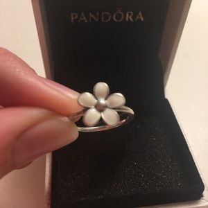 white flower pandora ring